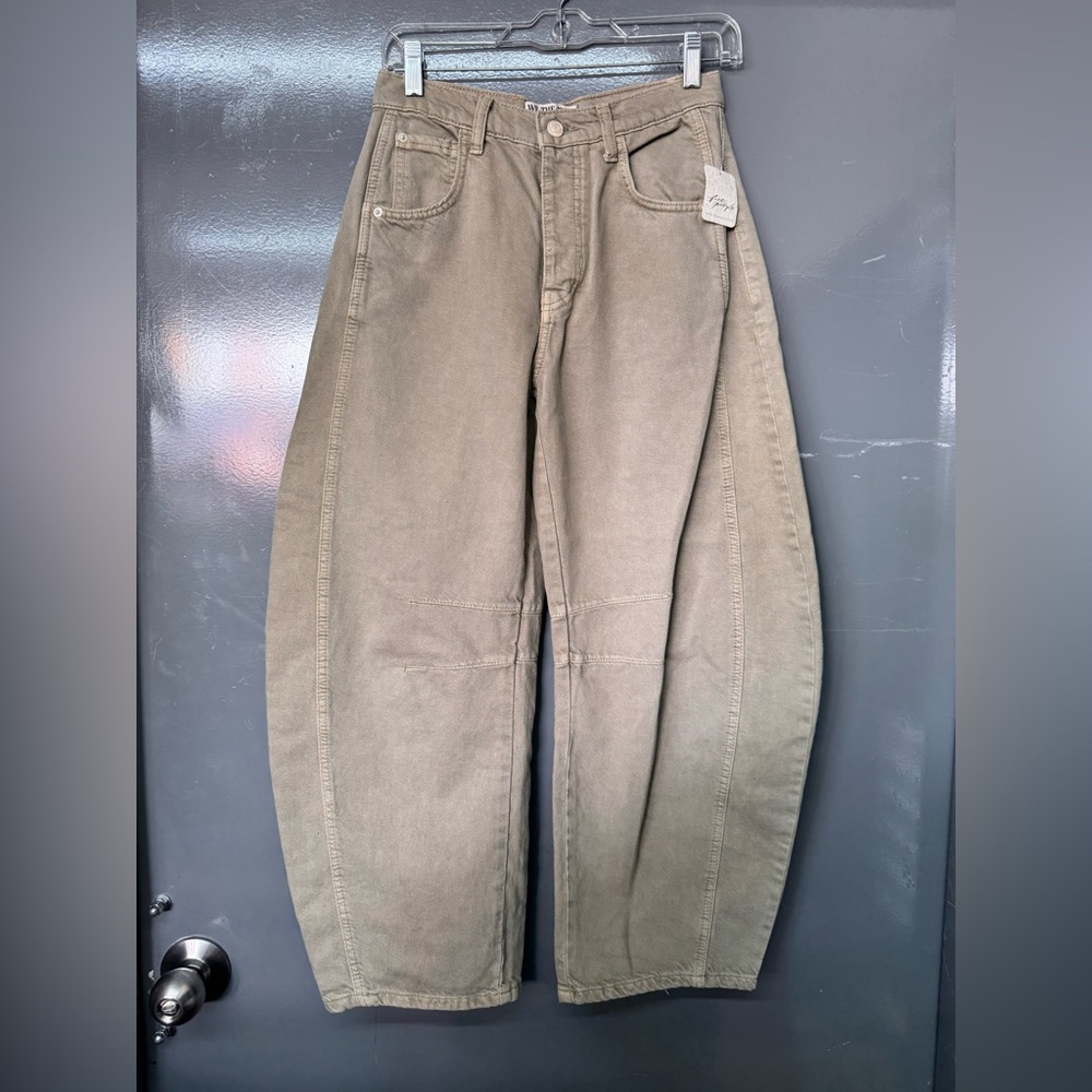 NWT We The Free Good Luck Mid-Rise Barrel Jeans Size 25 Taupe Color
